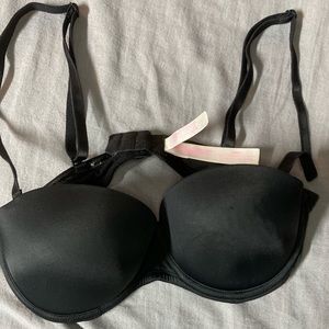 Black push-up bra (can be strapless)